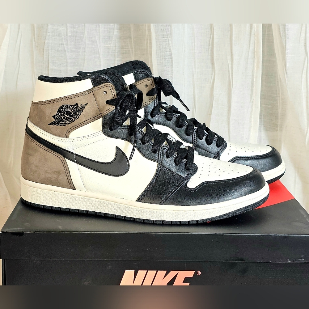 Nike Air Jordan 1 Retro High OG Dark Mocha Size 11 555088-105 GOAT Verified